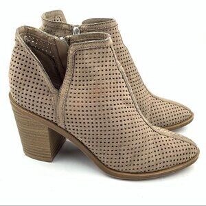 DV ankle booties size 6 beige faux suede laser cut